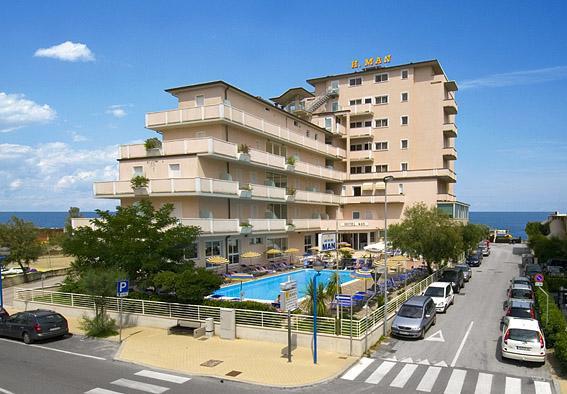 Hotel Man ليدو دي سافيو المظهر الخارجي الصورة